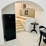Boiardo Art House 게스트하우스 4*